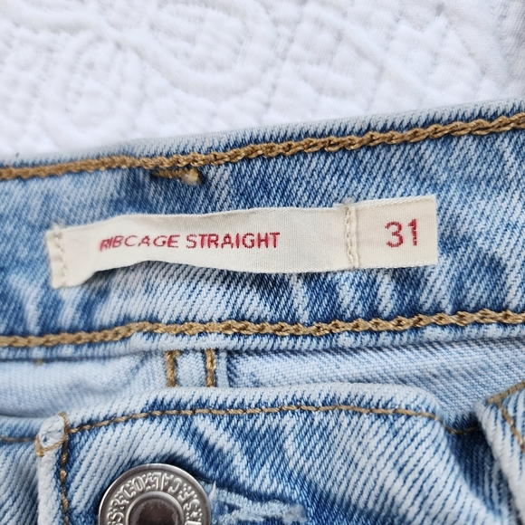 Levi's Ribecage Premium Straight Tango Light Wash Crop Jeans - Picture 3 of 14